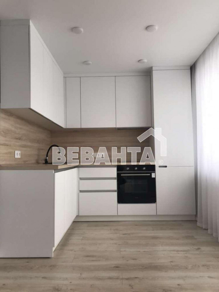2-комн квартира Монтажников,
          40