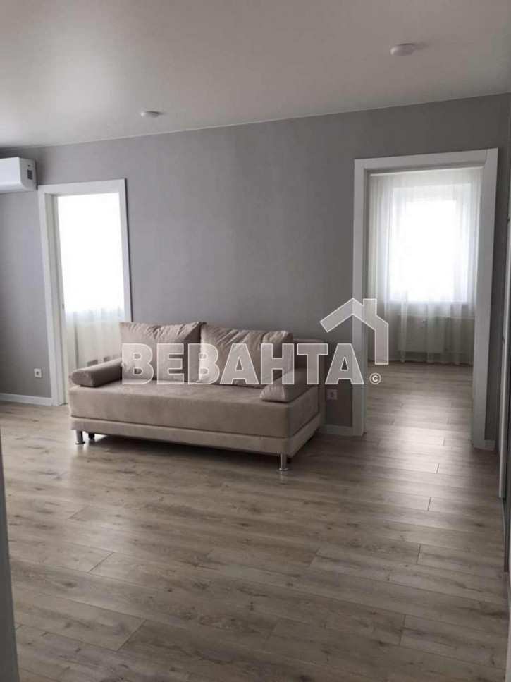 2-комн квартира Монтажников,
          40