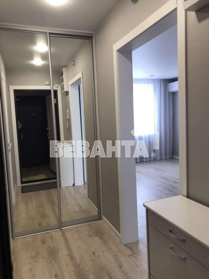 2-комн квартира Монтажников,
          40