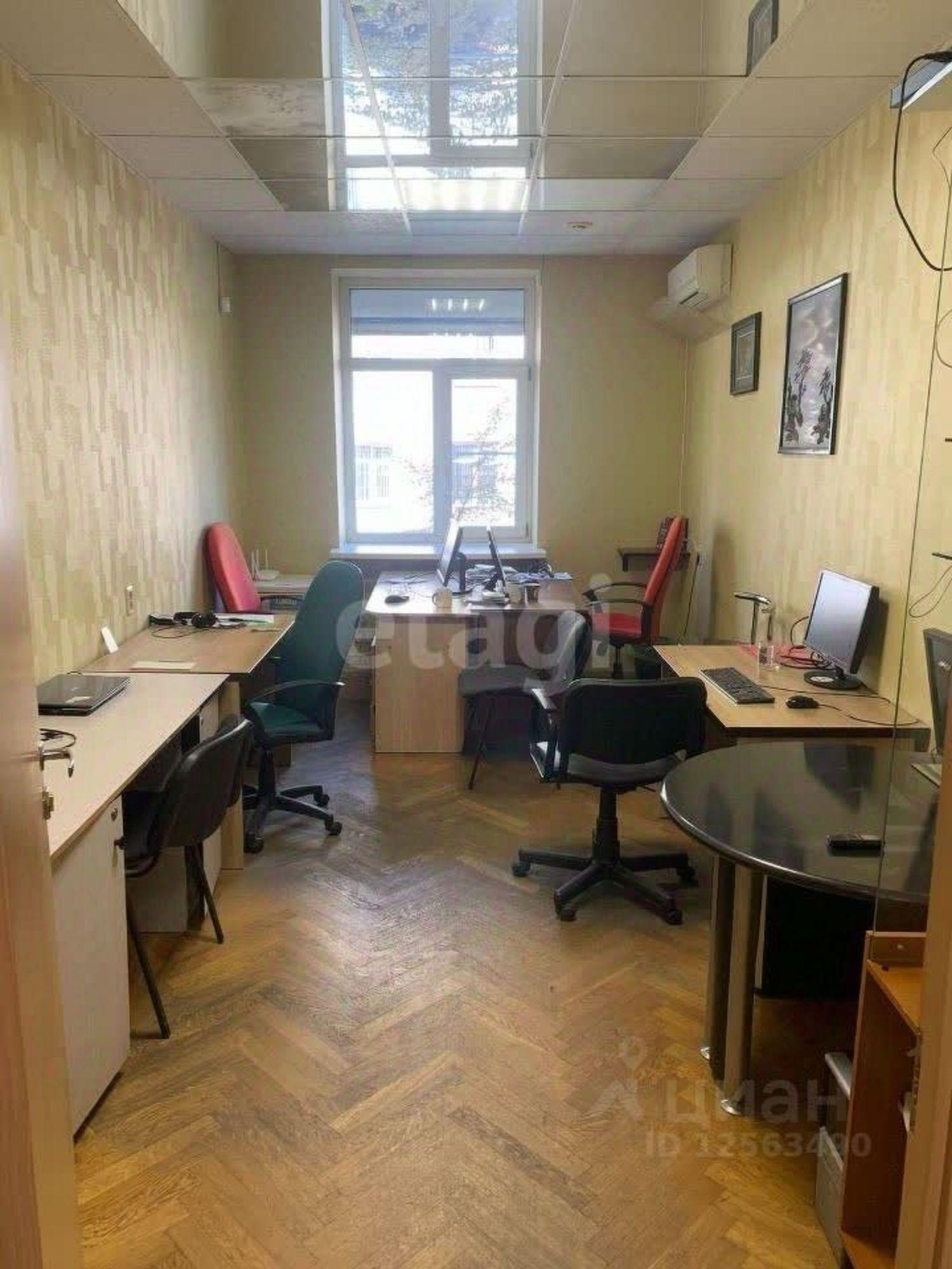 Купить офис, помещение под офис за 9 458 010 рублей на Плехановская улица, 21