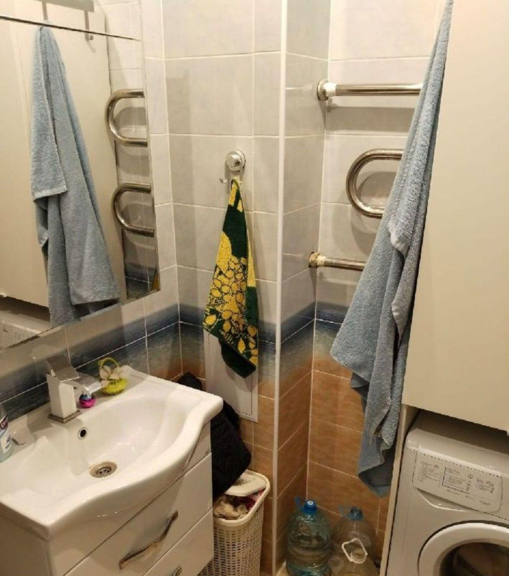 3-комн квартира Возрождения ул, 47а