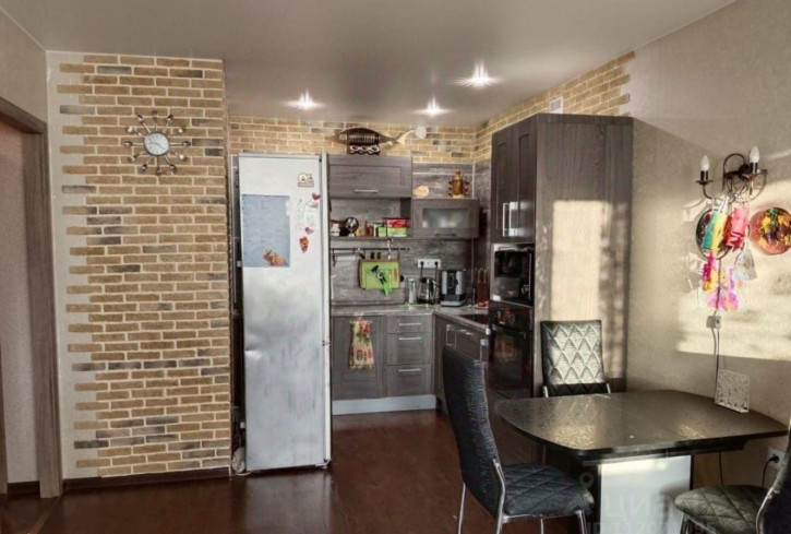 3-комн квартира Возрождения ул, 47а