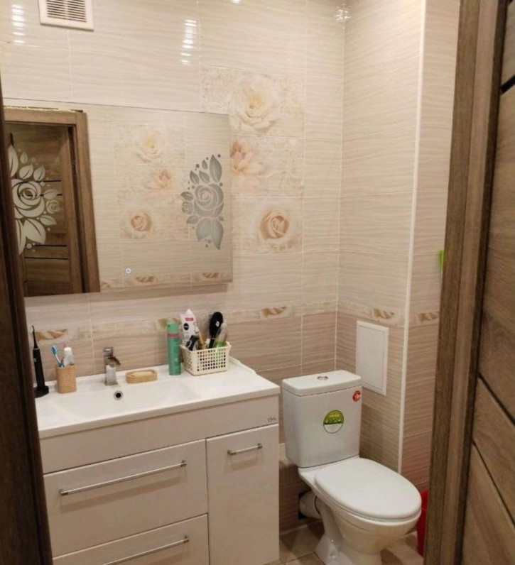 3-комн квартира Возрождения ул, 47а