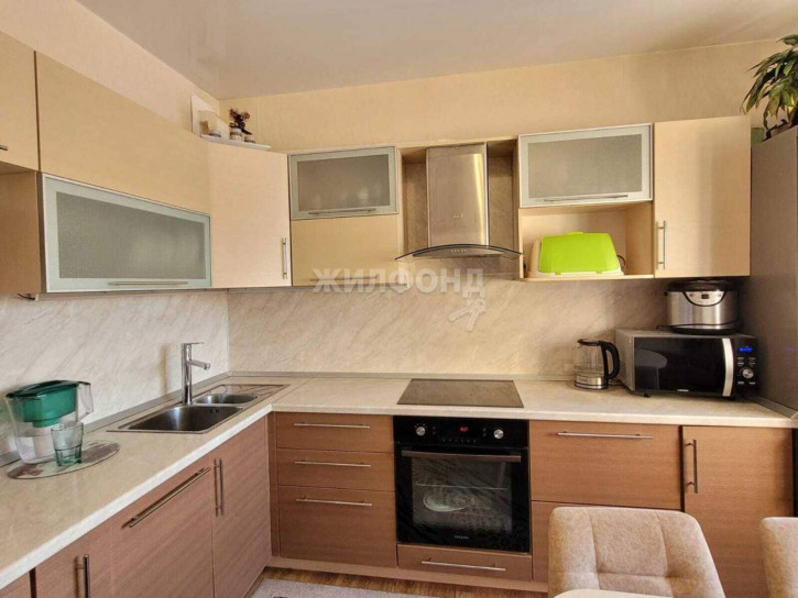 3-комн квартира Краузе улица, д.1