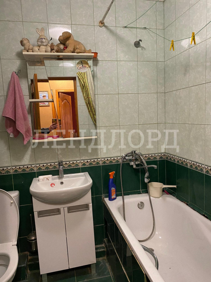 2-комн квартира Днепровский переулок, 111