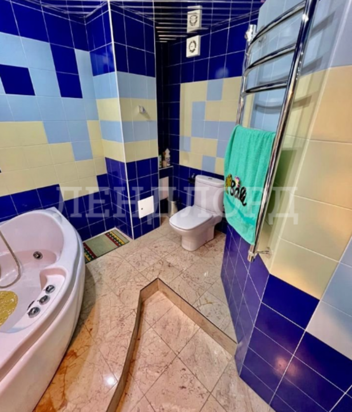 3-комн квартира улица Шеболдаева, 4/4