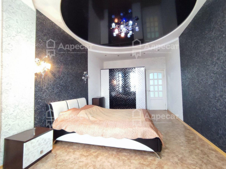 4-комн квартира ул. Дзержинского,  д.15