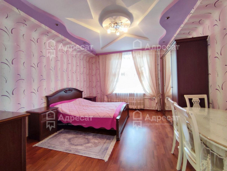 4-комн квартира ул. Дзержинского,  д.15
