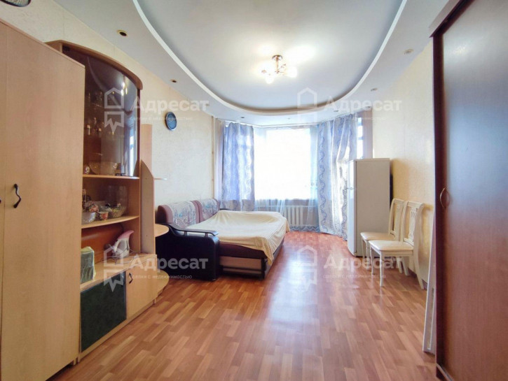 4-комн квартира ул. Дзержинского,  д.15