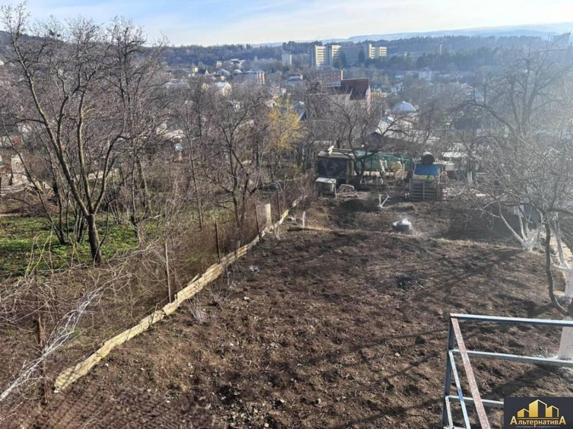 Купить землю, земельный участок за 45 500 000 рублей на Революции ул.