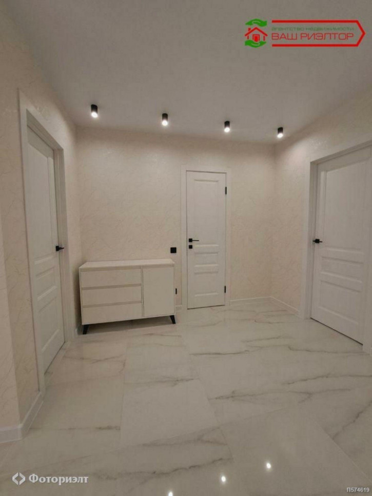 2-комн квартира Героев Отечества пр-кт, 8