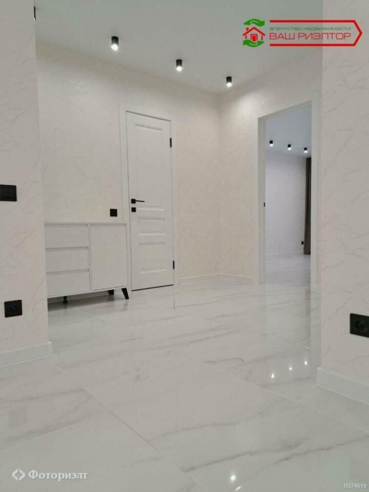 2-комн квартира Героев Отечества пр-кт, 8