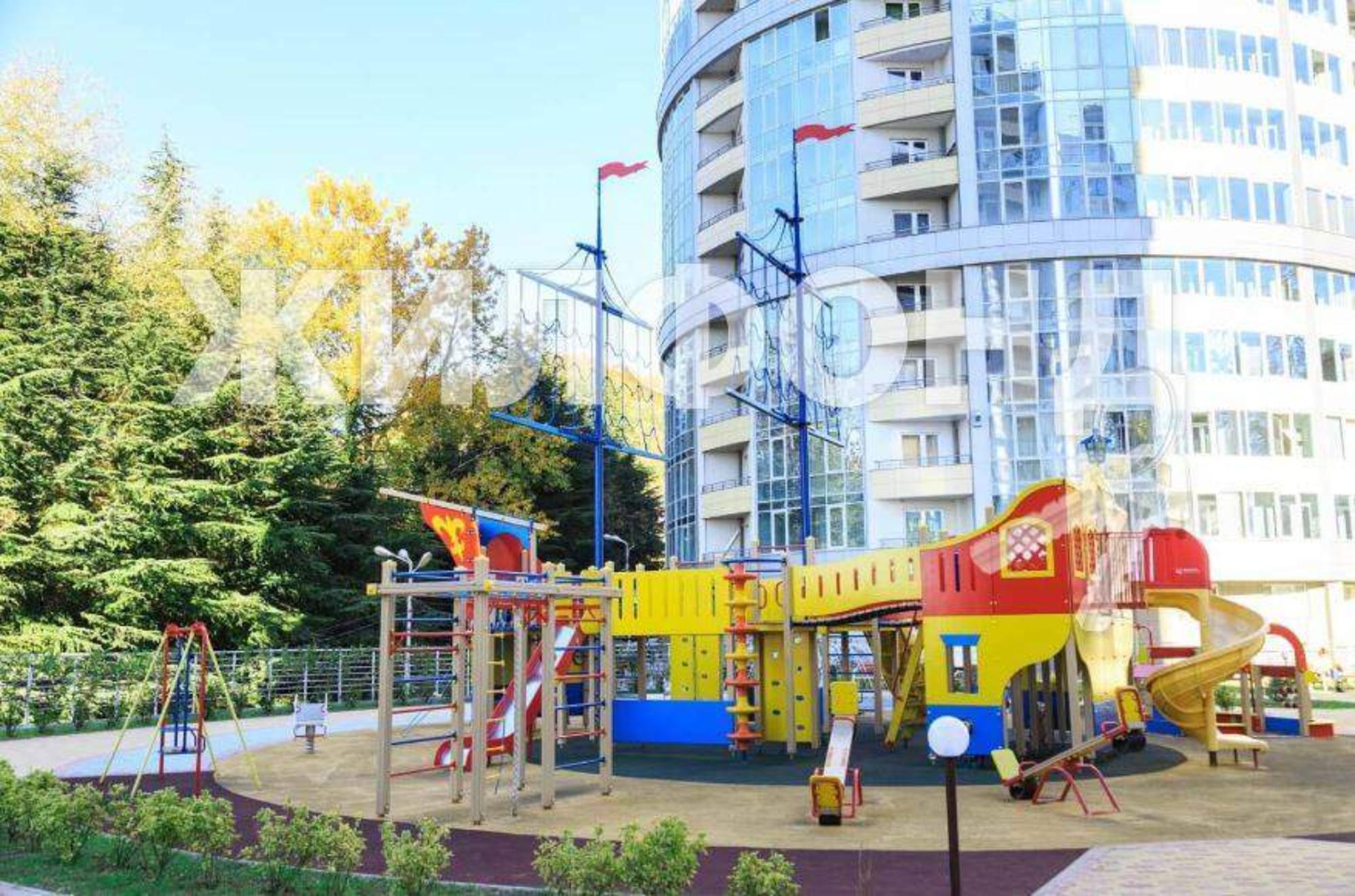 Купить студию за 15 000 000 рублей на Ленина улица, д.298Б
