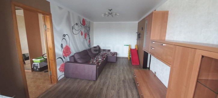 3-комн квартира проспект Королёва, 16