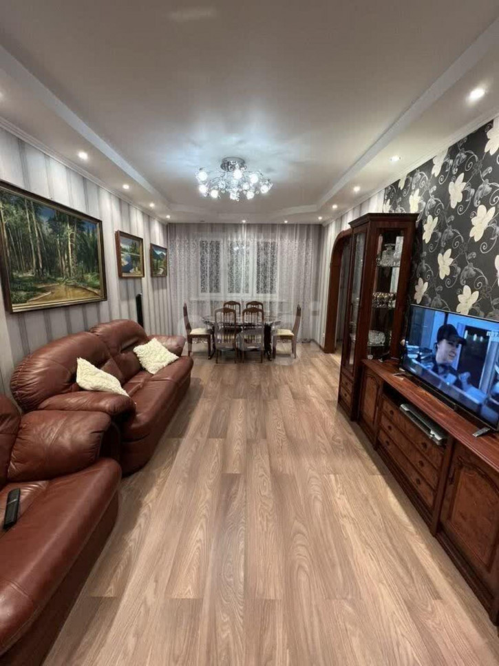 3-комн квартира Муравленко, 13