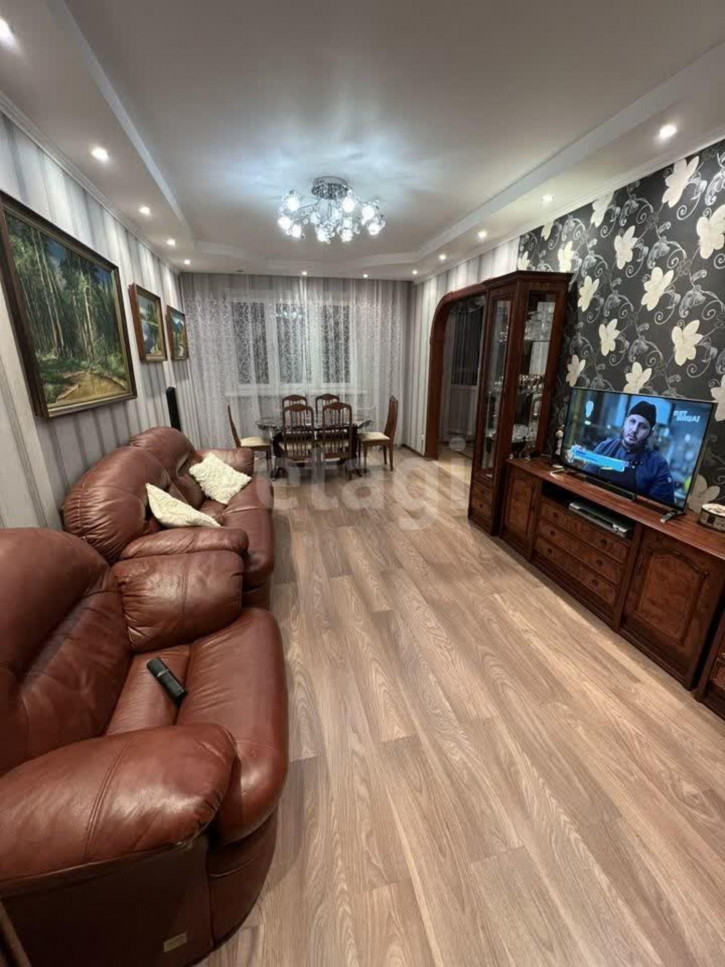 3-комн квартира Муравленко, 13