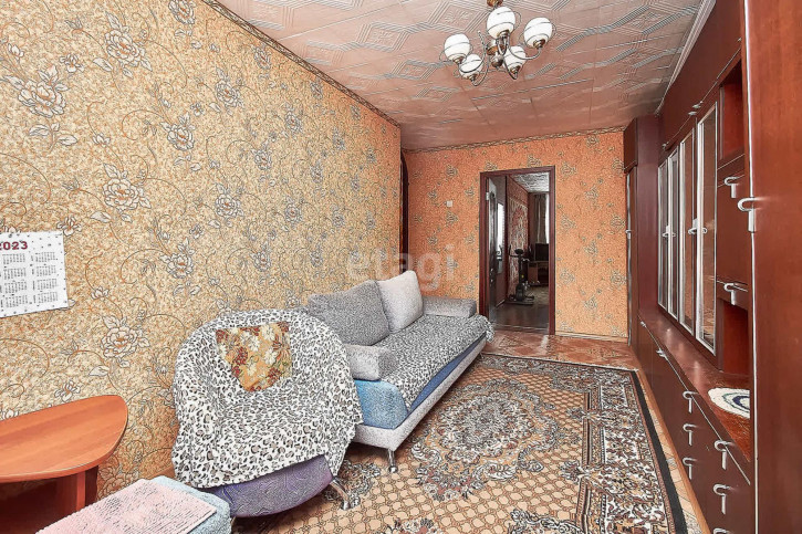3-комн квартира Урожайная, 2