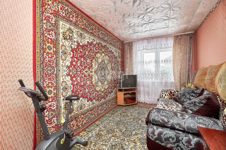 3-комн квартира Урожайная, 2