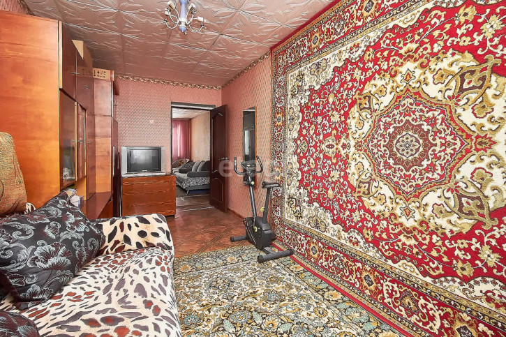 3-комн квартира Урожайная, 2