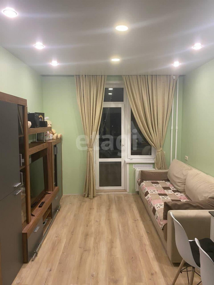 1-комн квартира Сергея Джанбровского, 5