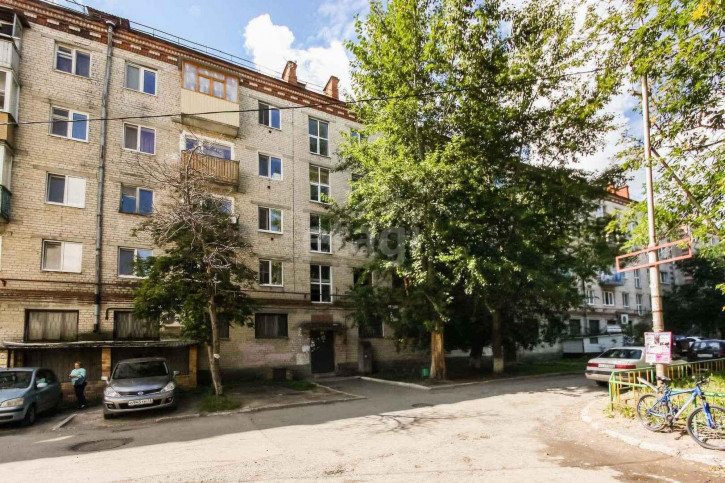 3-комн квартира Республики, 169