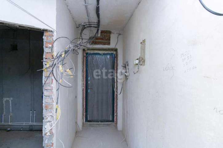 3-комн квартира Республики, 169