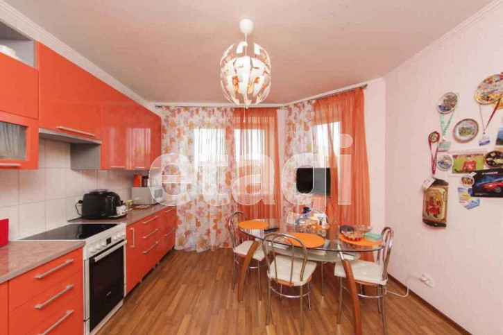 2-комн квартира Мельникайте, 55