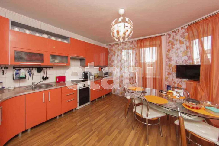 2-комн квартира Мельникайте, 55