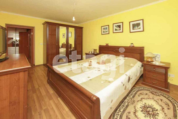 2-комн квартира Мельникайте, 55