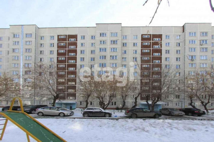 3-комн квартира Уральская, 53/2