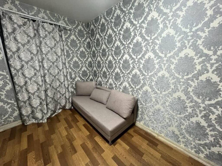 Комната Лодыгина, 15