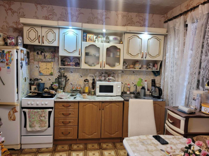 3-комн квартира Ульянова, 48