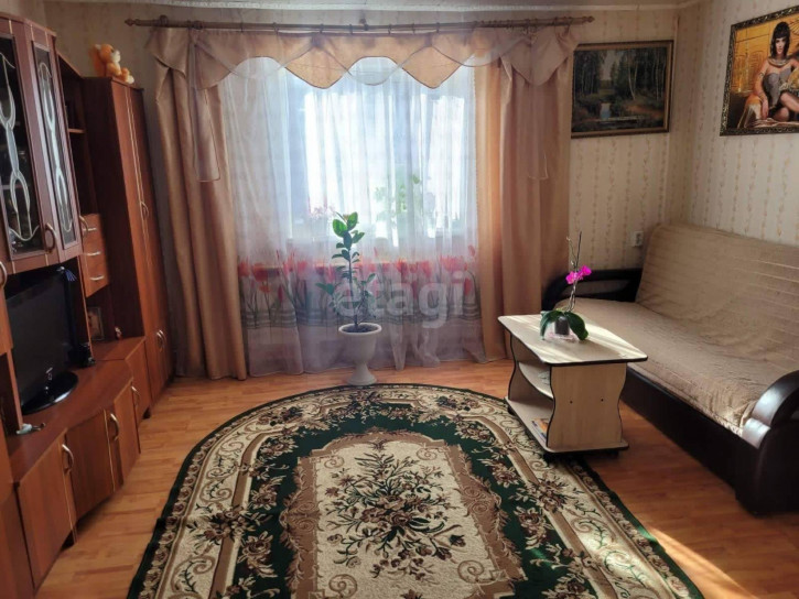 3-комн квартира Ульянова, 48