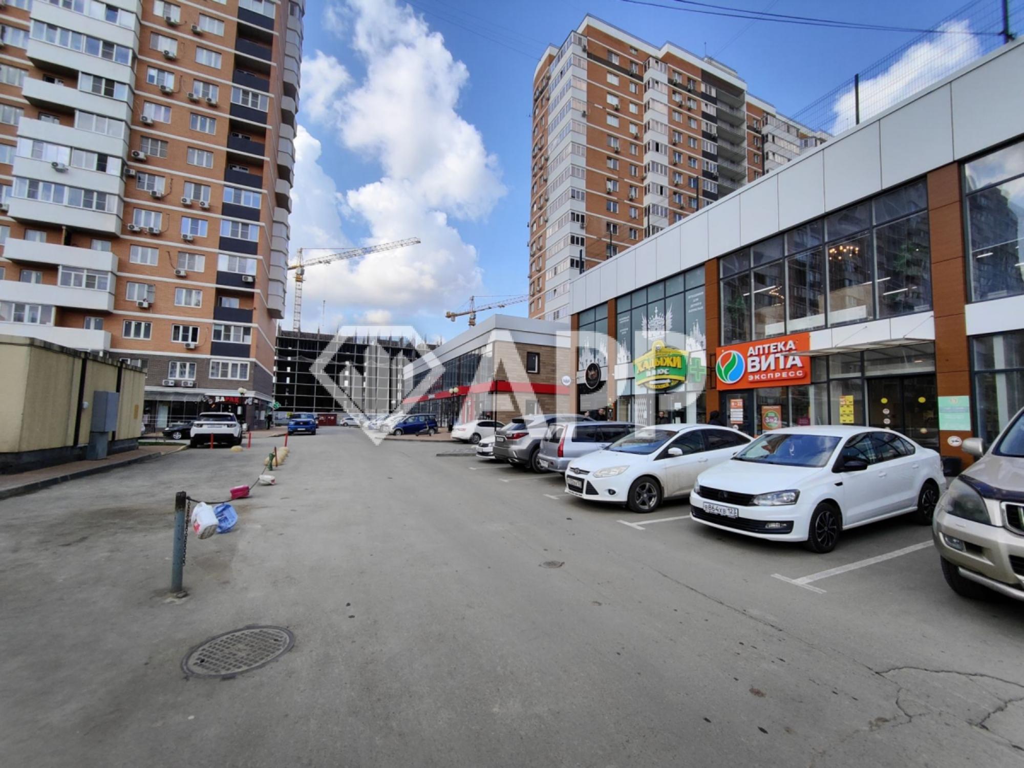 Сдать торговое помещение за 606 400 рублей на ул Командорская, 15