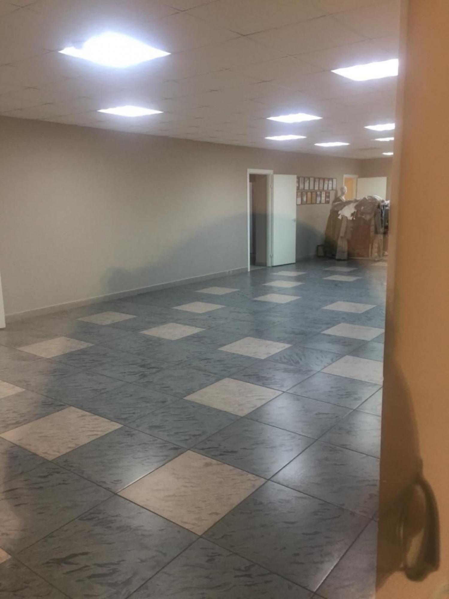 Купить офис, помещение под офис за 220 000 000 рублей на ул Краснококшайская, 72