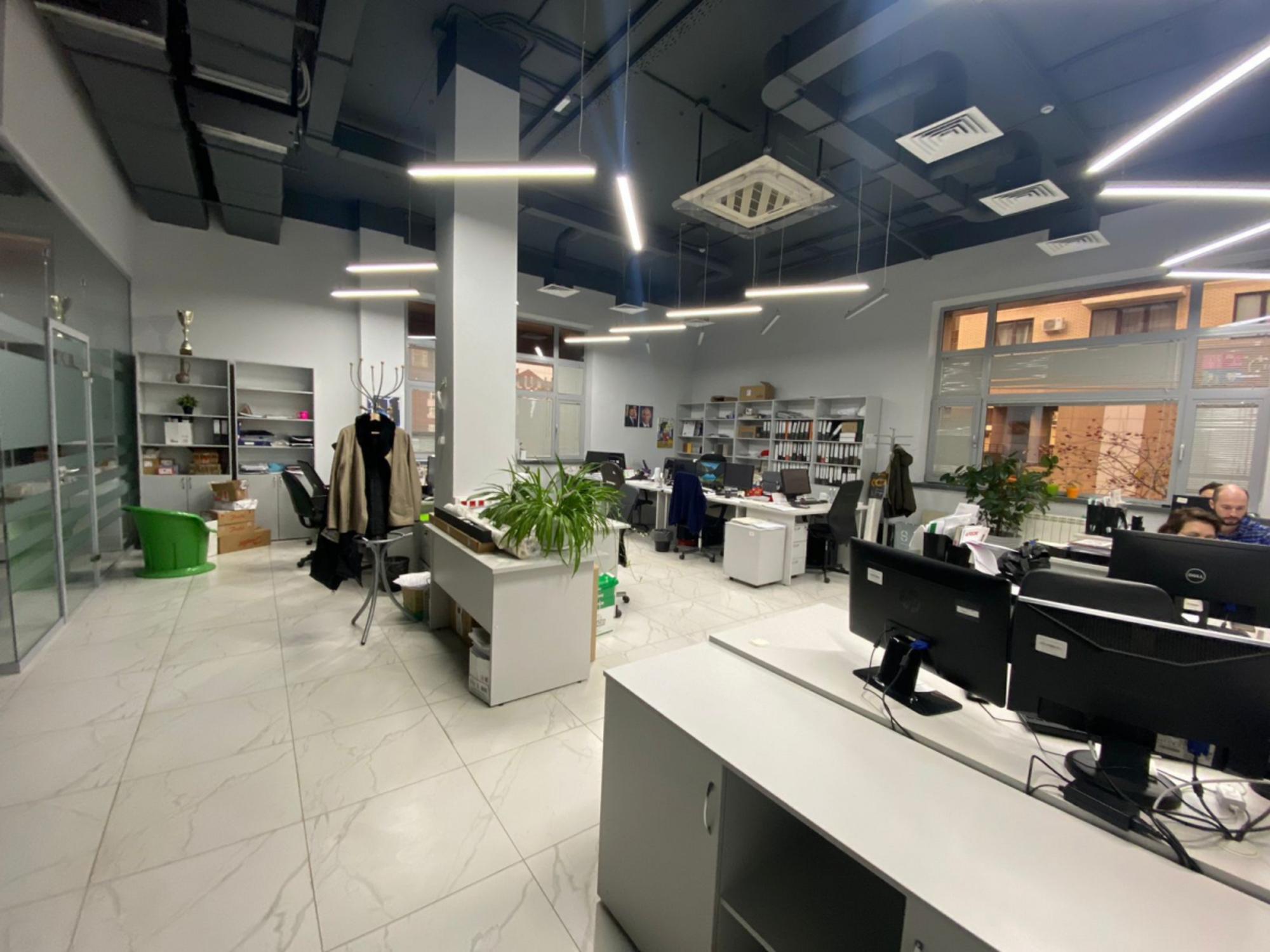 Купить офис, помещение под офис за 61 060 000 рублей на пр-кт Альберта Камалеева, 28/9