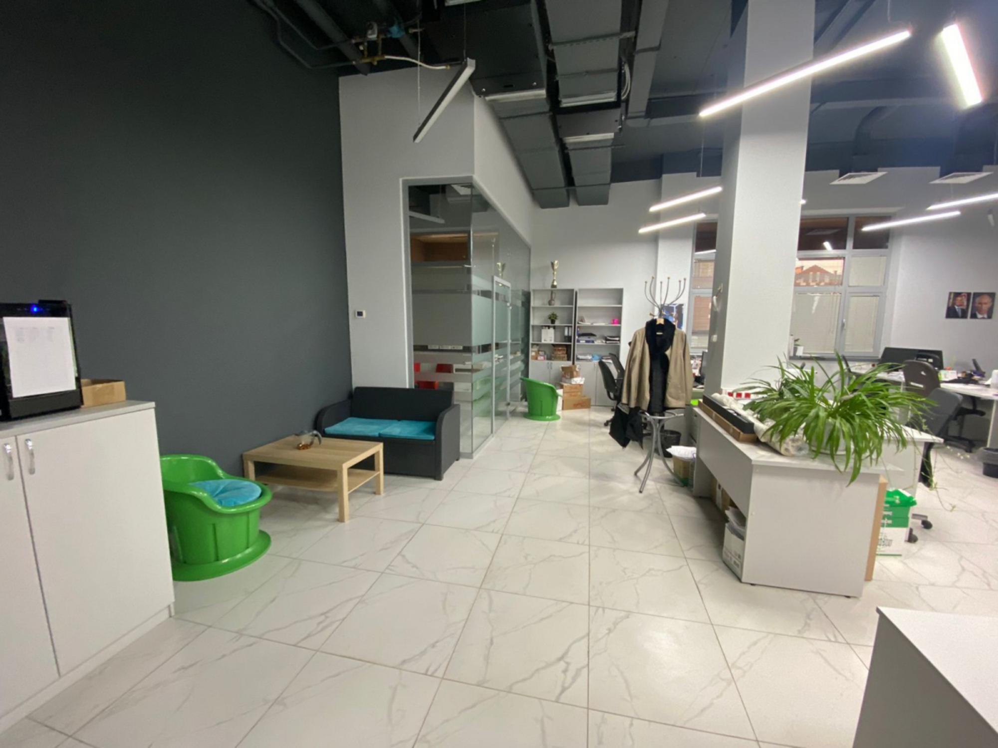 Купить офис, помещение под офис за 61 060 000 рублей на пр-кт Альберта Камалеева, 28/9