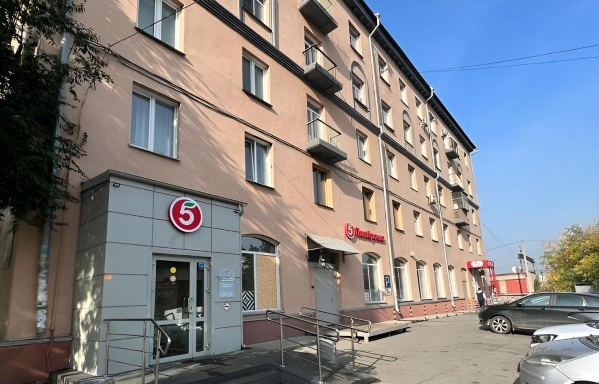 Купить торговое помещение за 50 000 000 рублей на ул Железнодорожная, 11