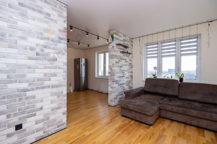 4-комн квартира Уральская ул, 75к2