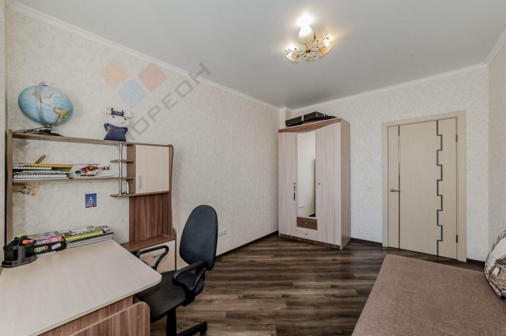 3-комн квартира Александра Покрышкина ул, 2/2