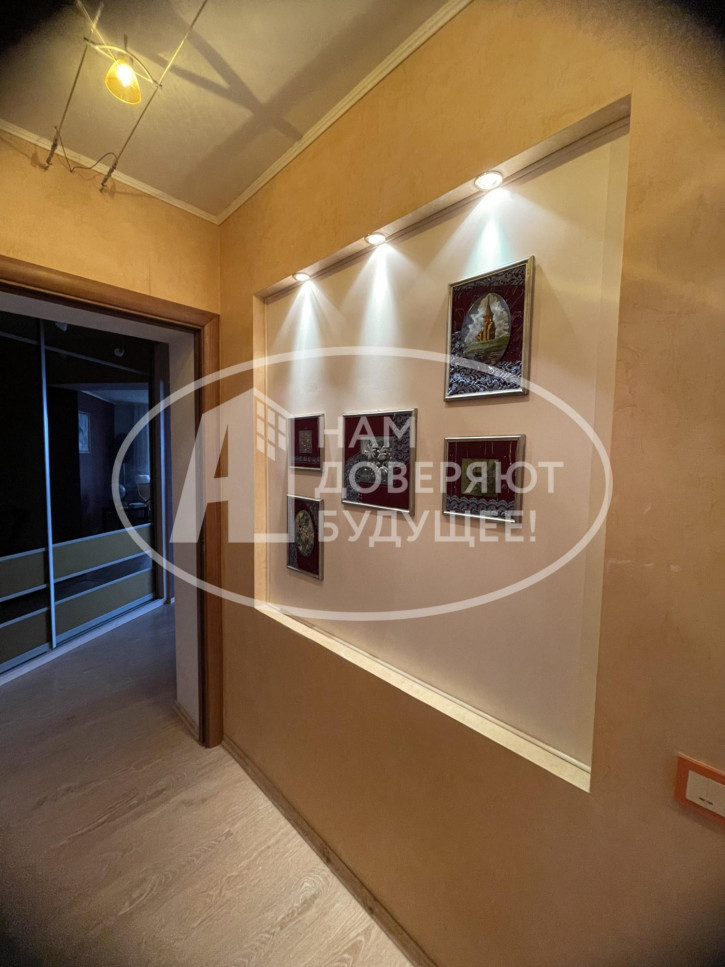 4-комн квартира проспект Победы, 20