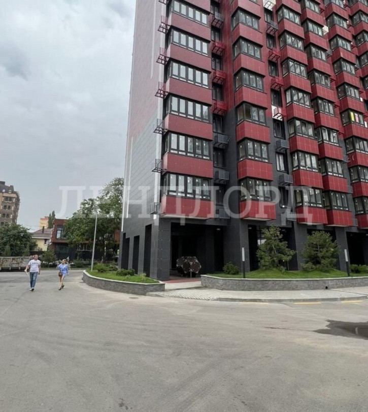 3-комн квартира проспект Соколова, 68