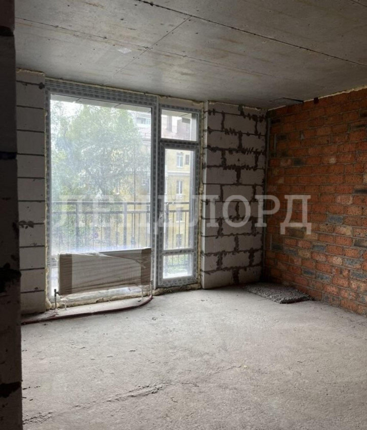 3-комн квартира проспект Соколова, 68