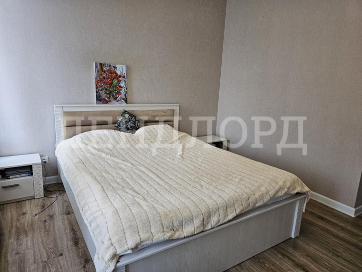 4-комн квартира улица 20-я Линия, 13/23