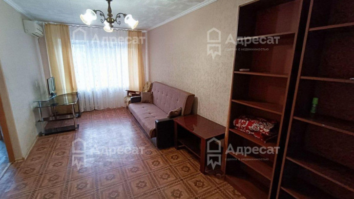 2-комн квартира ул. 64-й Армии,  д.121