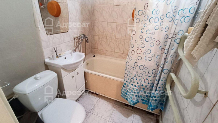 2-комн квартира ул. 64-й Армии,  д.121