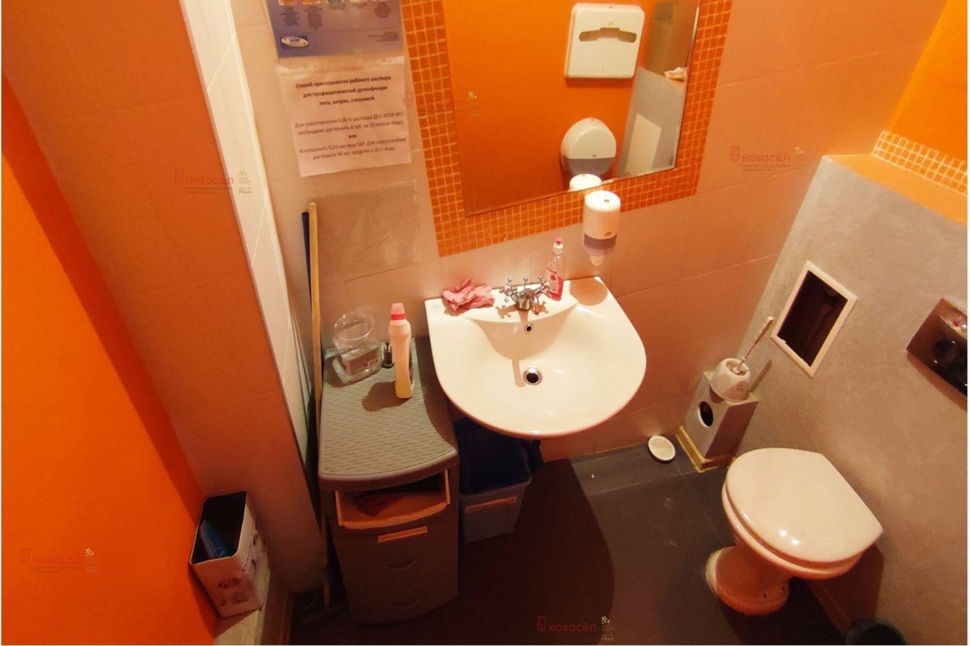 Сдать торговое помещение за 227 240 рублей на Московская 77