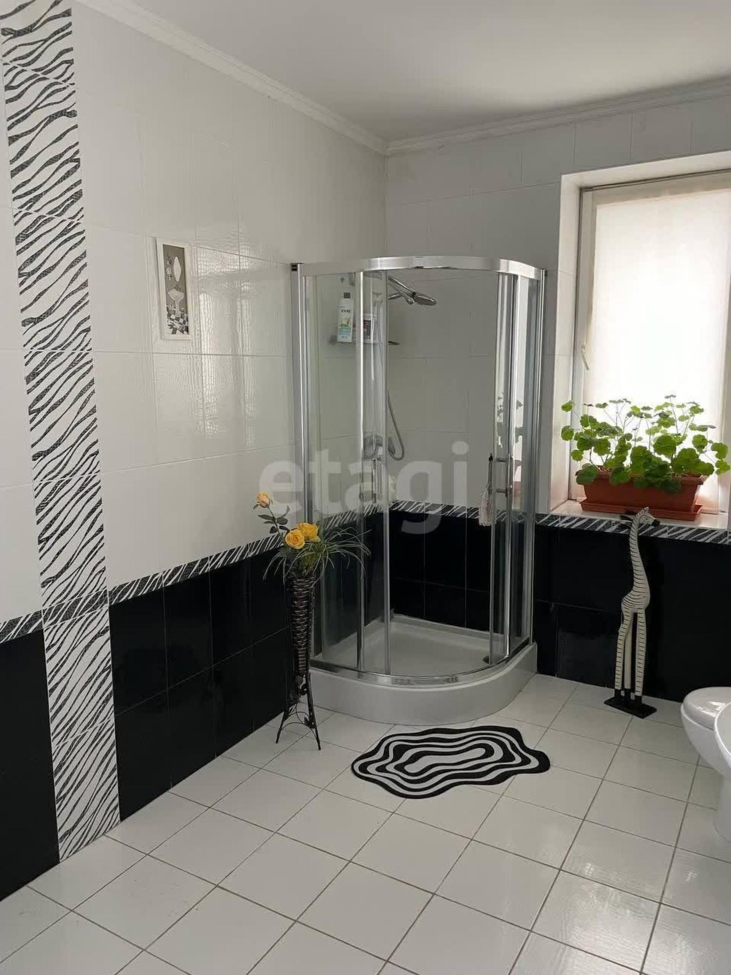 Купить дачу, дом, коттедж за 22 000 000 рублей на Молодежная