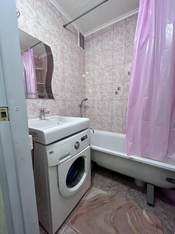 3-комн квартира Тархова ул, 26