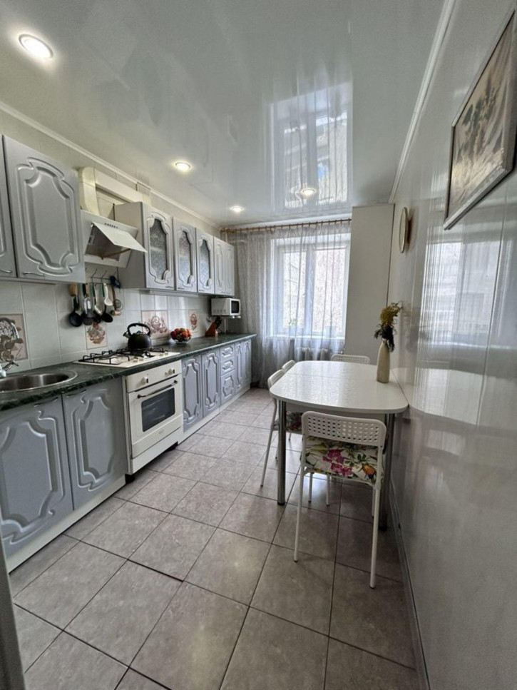 3-комн квартира Тархова ул, 26